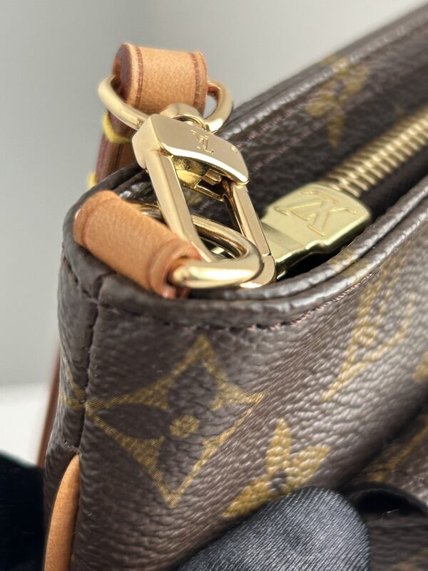 Louis Vuitton Partition Wristlet Monogram - Image 9