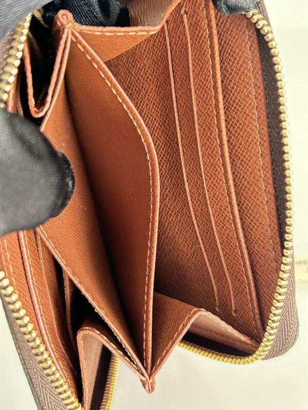 Louis Vuitton Zippy Coin Wallet Monogram - Image 8