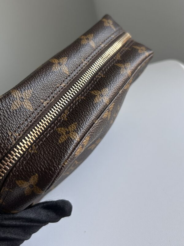 Louis Vuitton Rare Trousse 18 Monogram - Image 2
