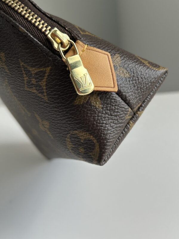 Louis Vuitton Cosmetic Pouch Monogram PM - Image 2