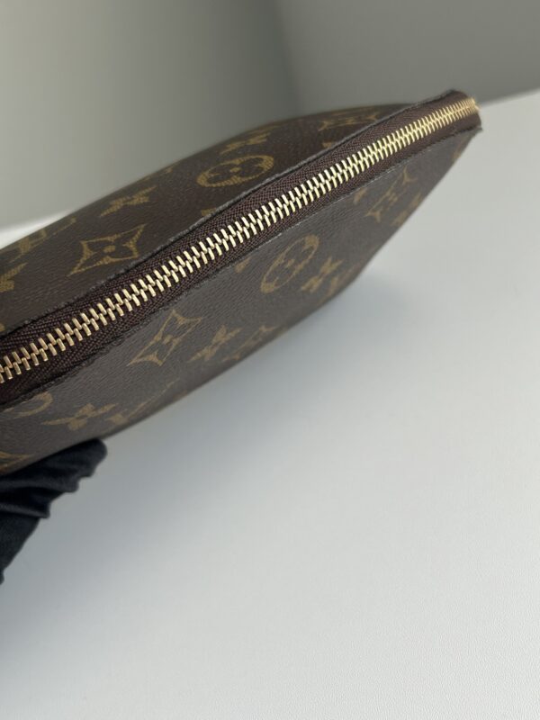 Louis Vuitton Cosmetic Pouch Monogram PM - Image 6
