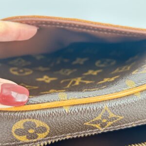 Louis Vuitton Blois Monogram - Image 4