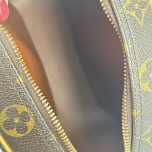 Louis Vuitton Blois Monogram - Image 5