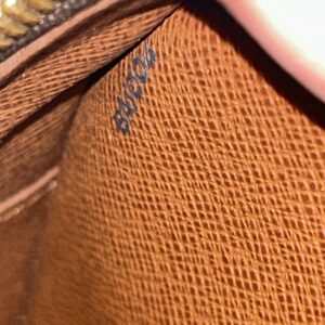 Louis Vuitton Blois Monogram - Image 12
