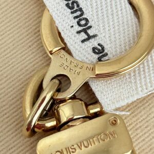 Louis Vuitton 3.5" Large Ring Strap Extender - Image 4