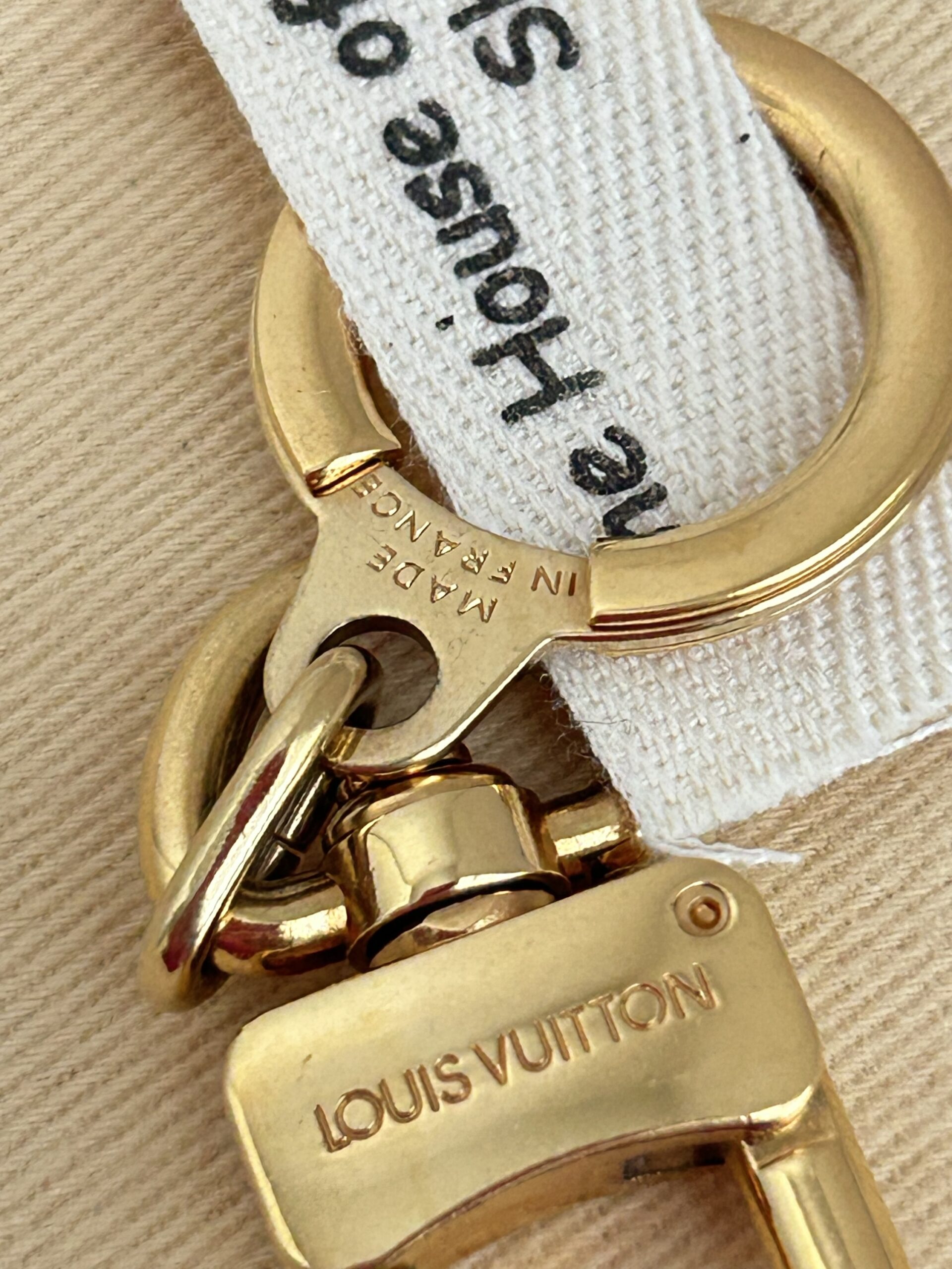 Louis Vuitton 3.5" Large Ring Strap Extender - Image 4