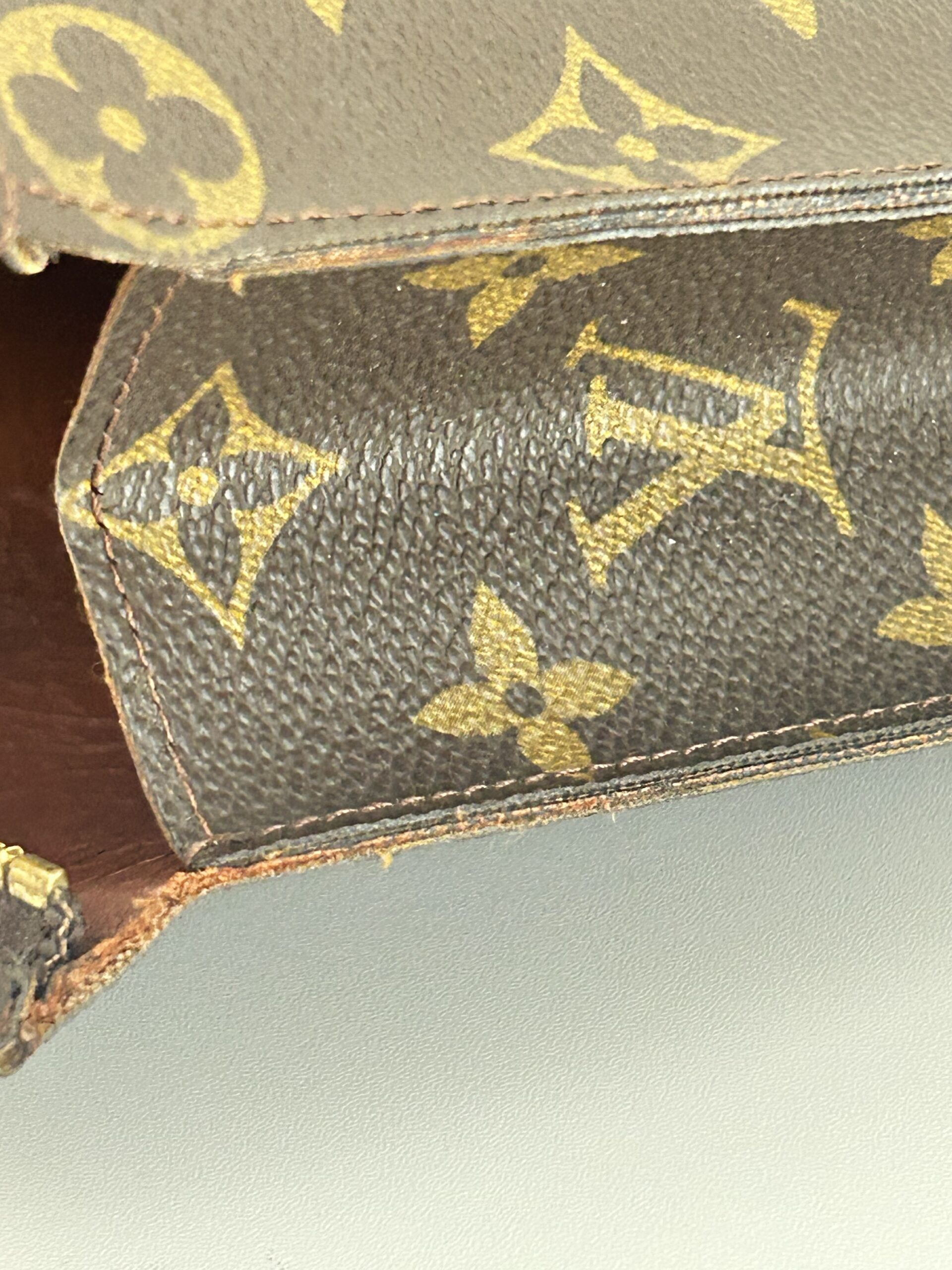 Louis Vuitton Toiletry 26 Monogram Year 1989 - Image 6