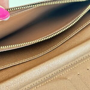 Louis Vuitton Brazza Monogram - Image 10