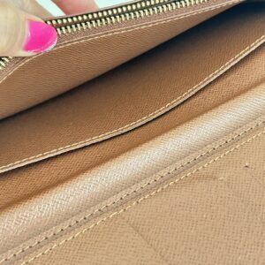 Louis Vuitton Brazza Monogram - Image 9