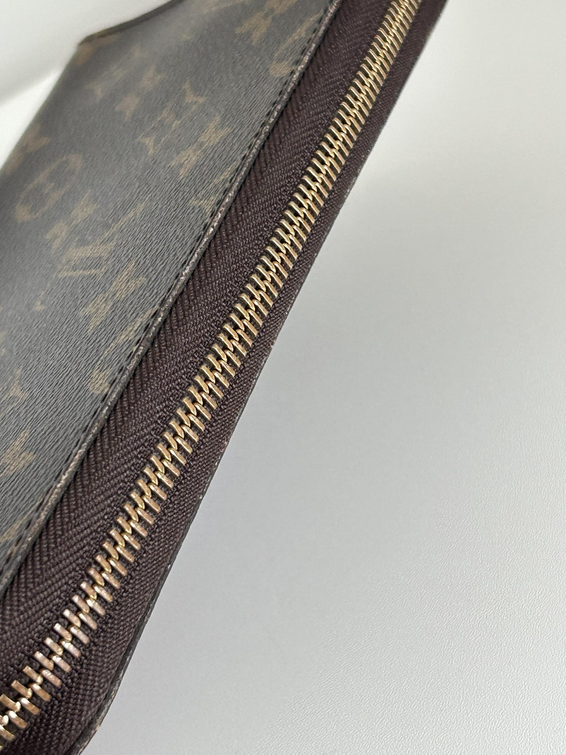 Louis Vuitton Zippy Travel Organizer Wallet Monogram - Image 9