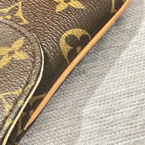 Louis Vuitton Etui Monogram Pouch - Image 11