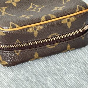 Louis Vuitton Wapity Pouch Monogram - Image 6