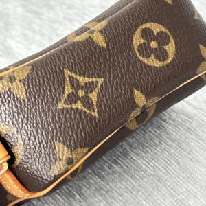 Louis Vuitton Wapity Pouch Monogram - Image 5