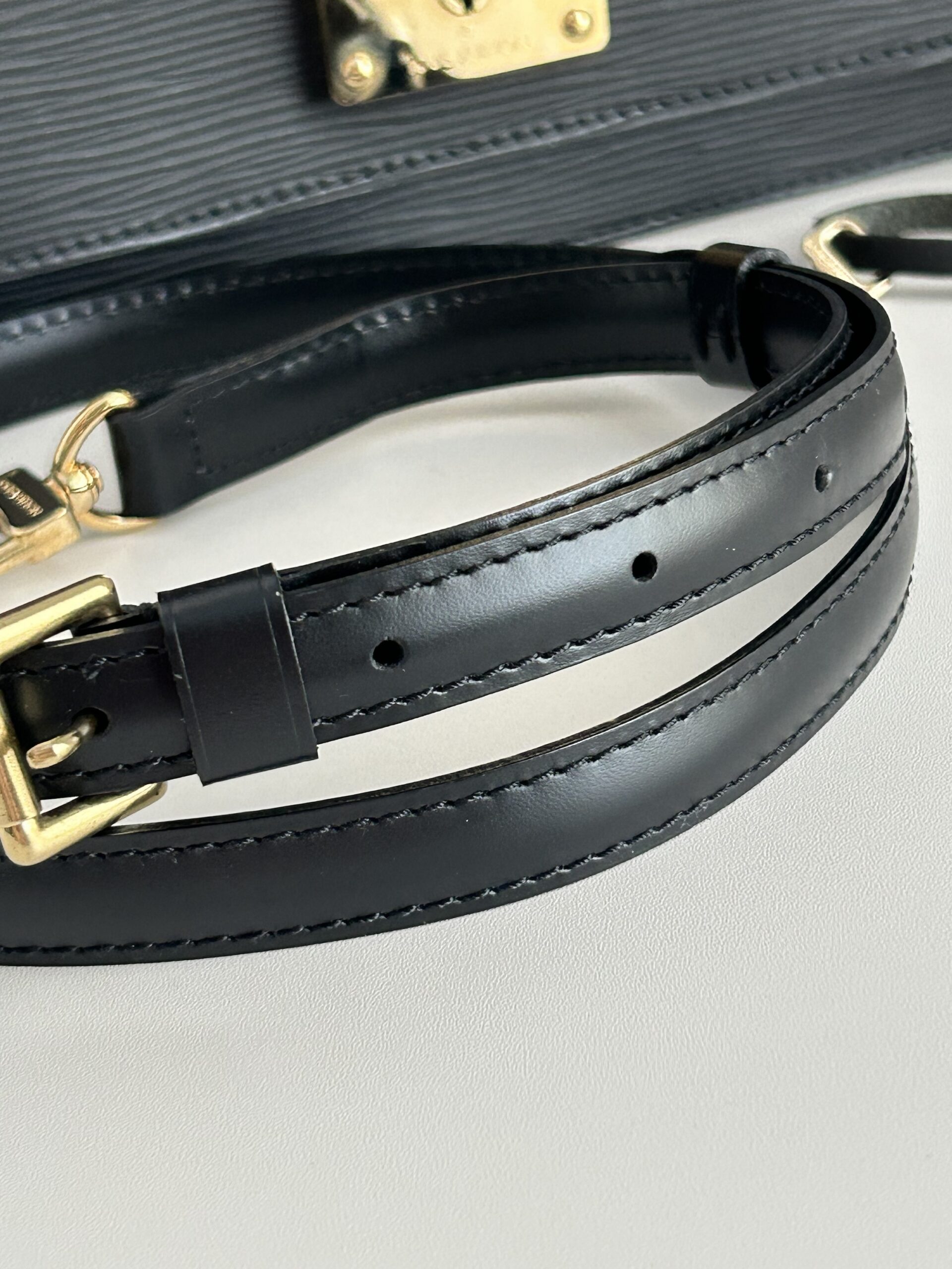 Louis Vuitton Monceau 28 Epi Leather Black - Image 17