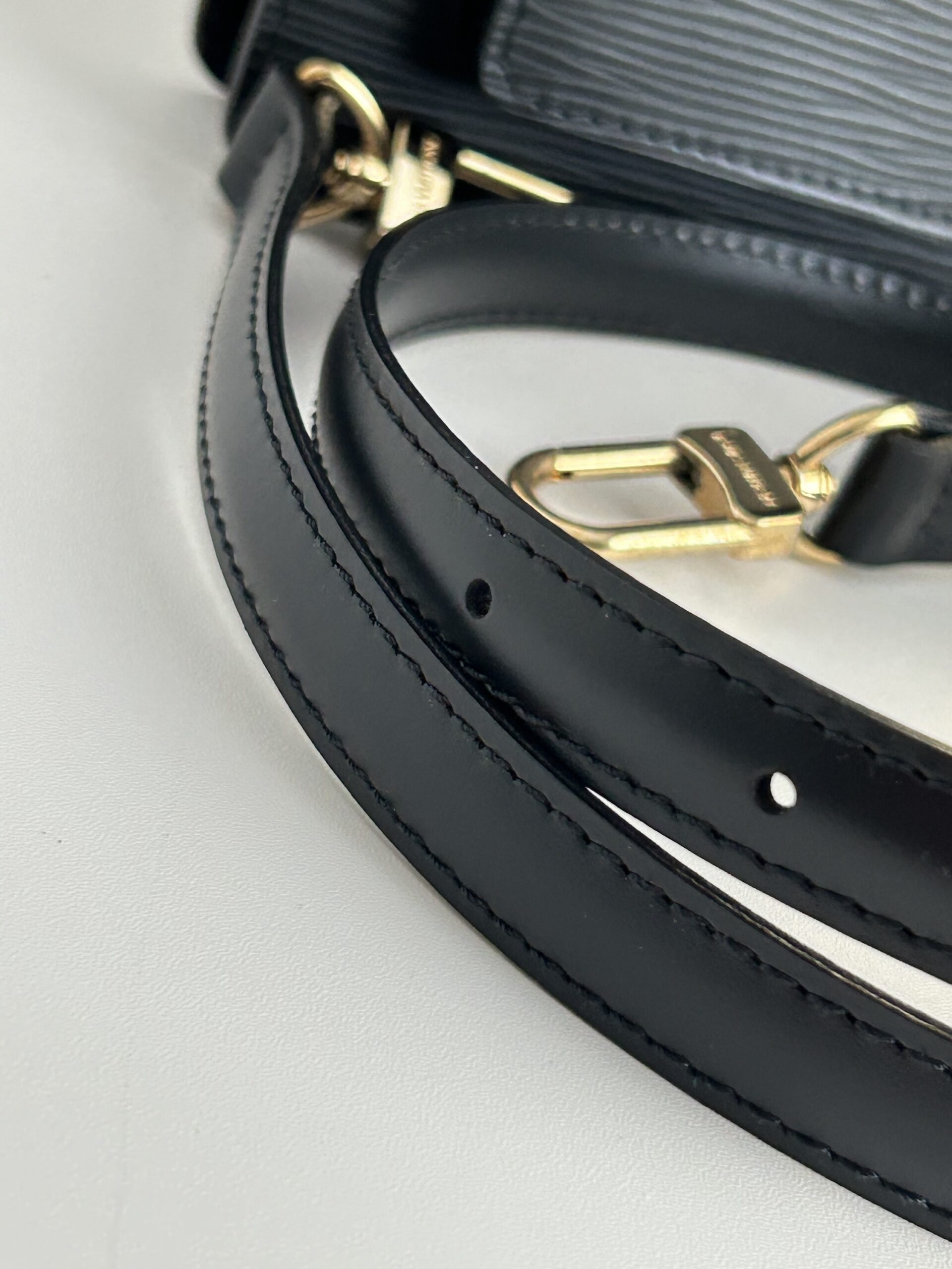 Louis Vuitton Monceau 28 Epi Leather Black - Image 8