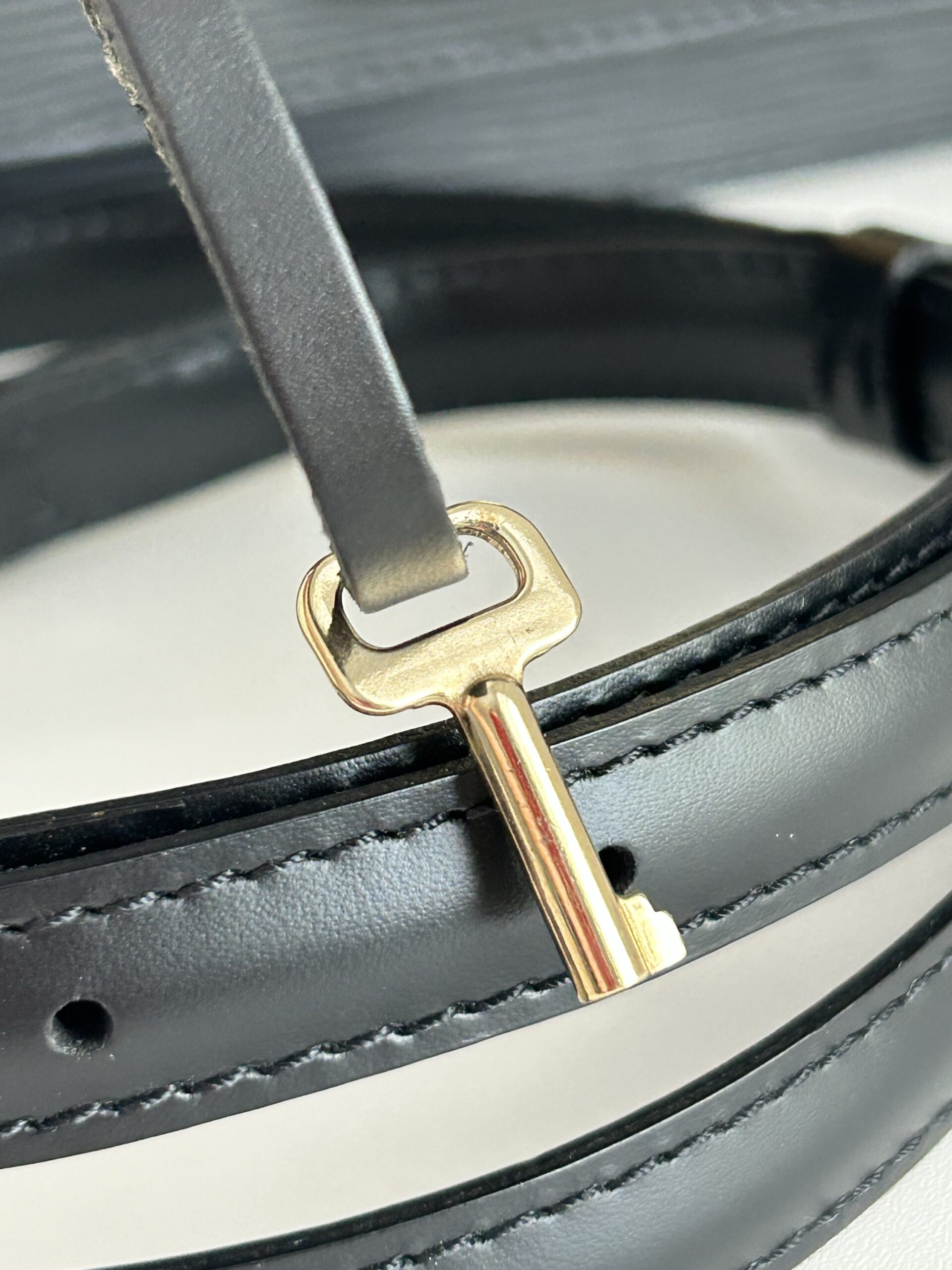 Louis Vuitton Monceau 28 Epi Leather Black - Image 7