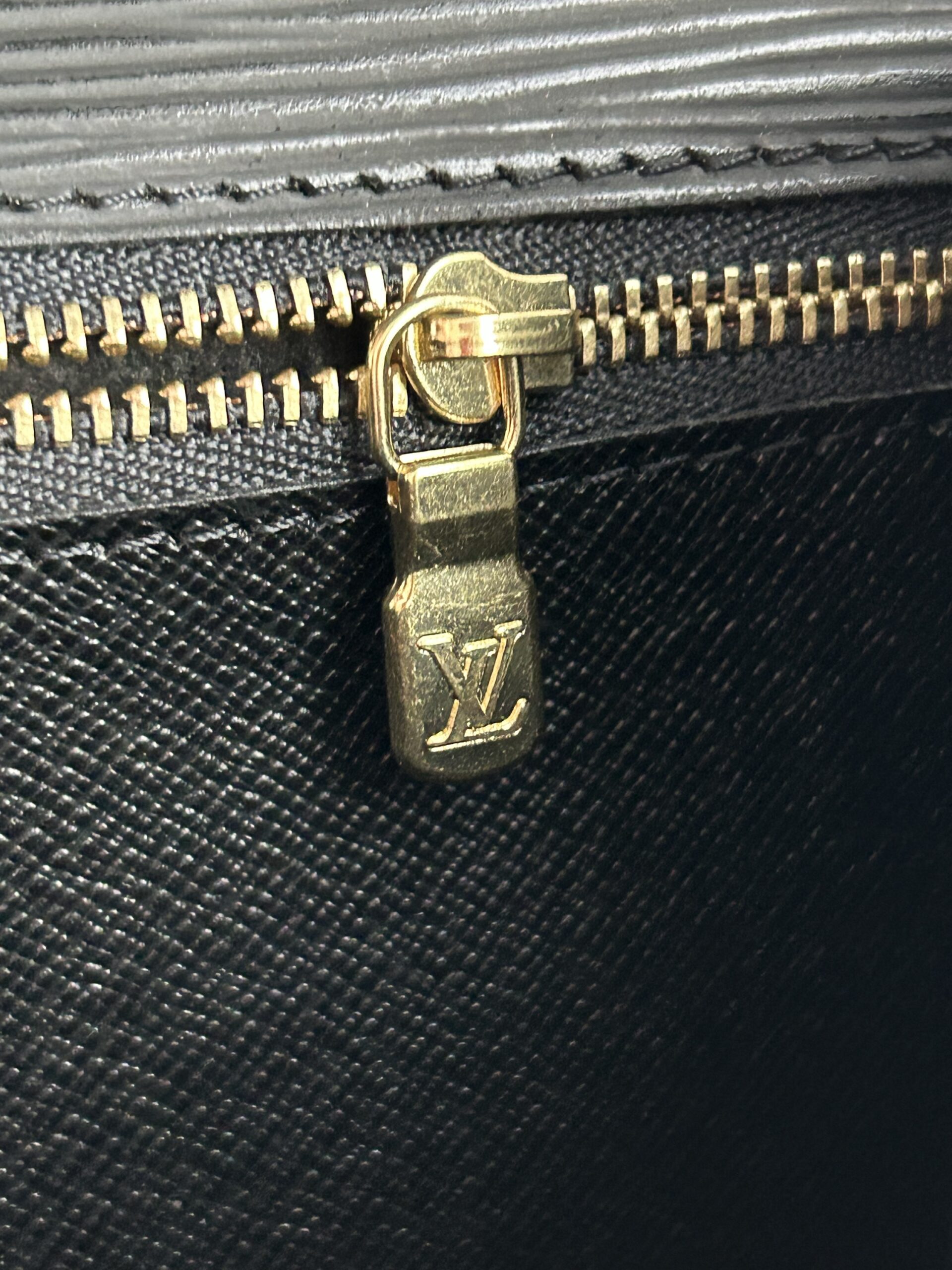 Louis Vuitton Monceau 28 Epi Leather Black - Image 21