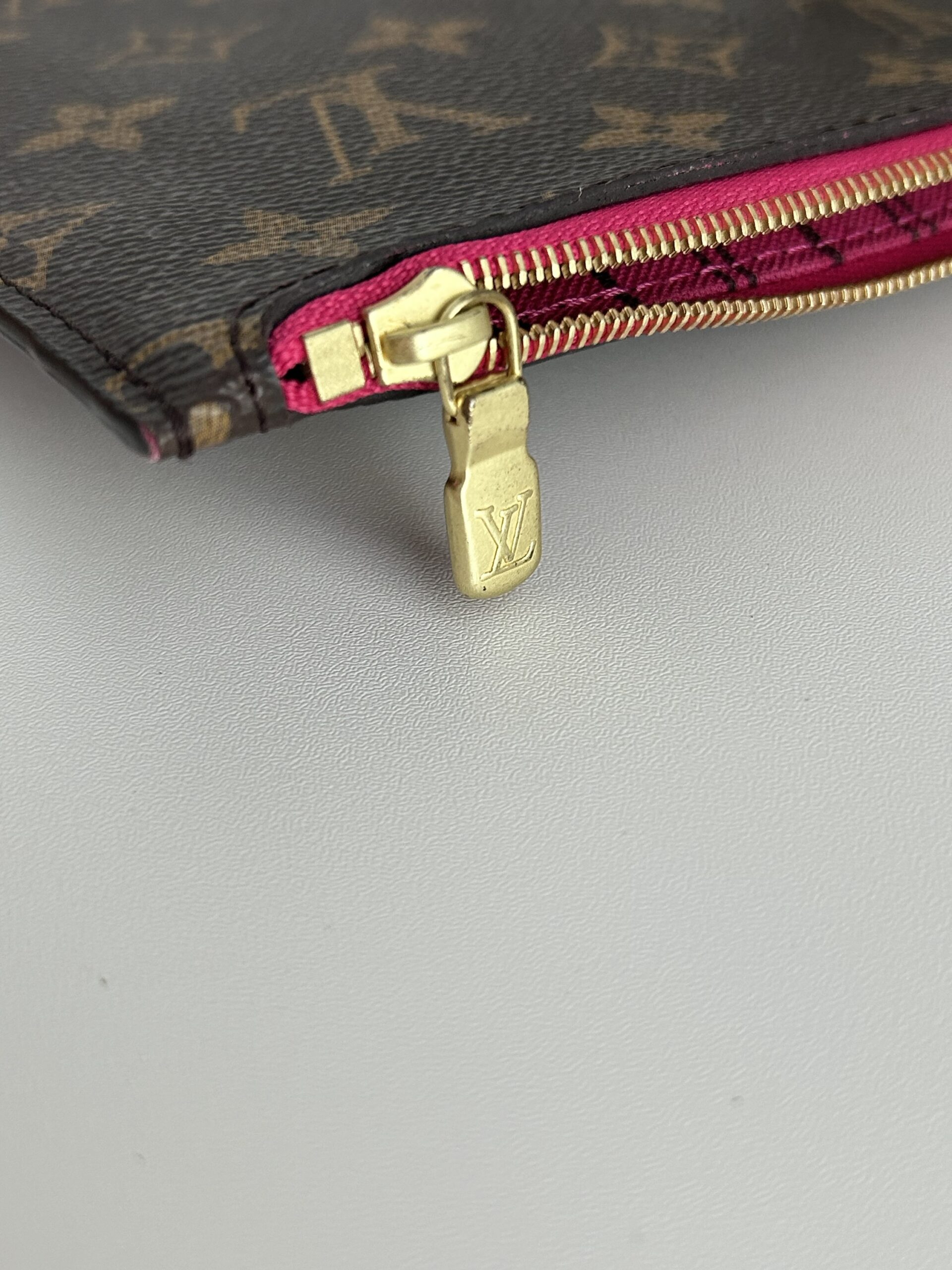 Louis Vuitton Neverfull Wristlet Pochette FUSCHIA Pink - Image 8