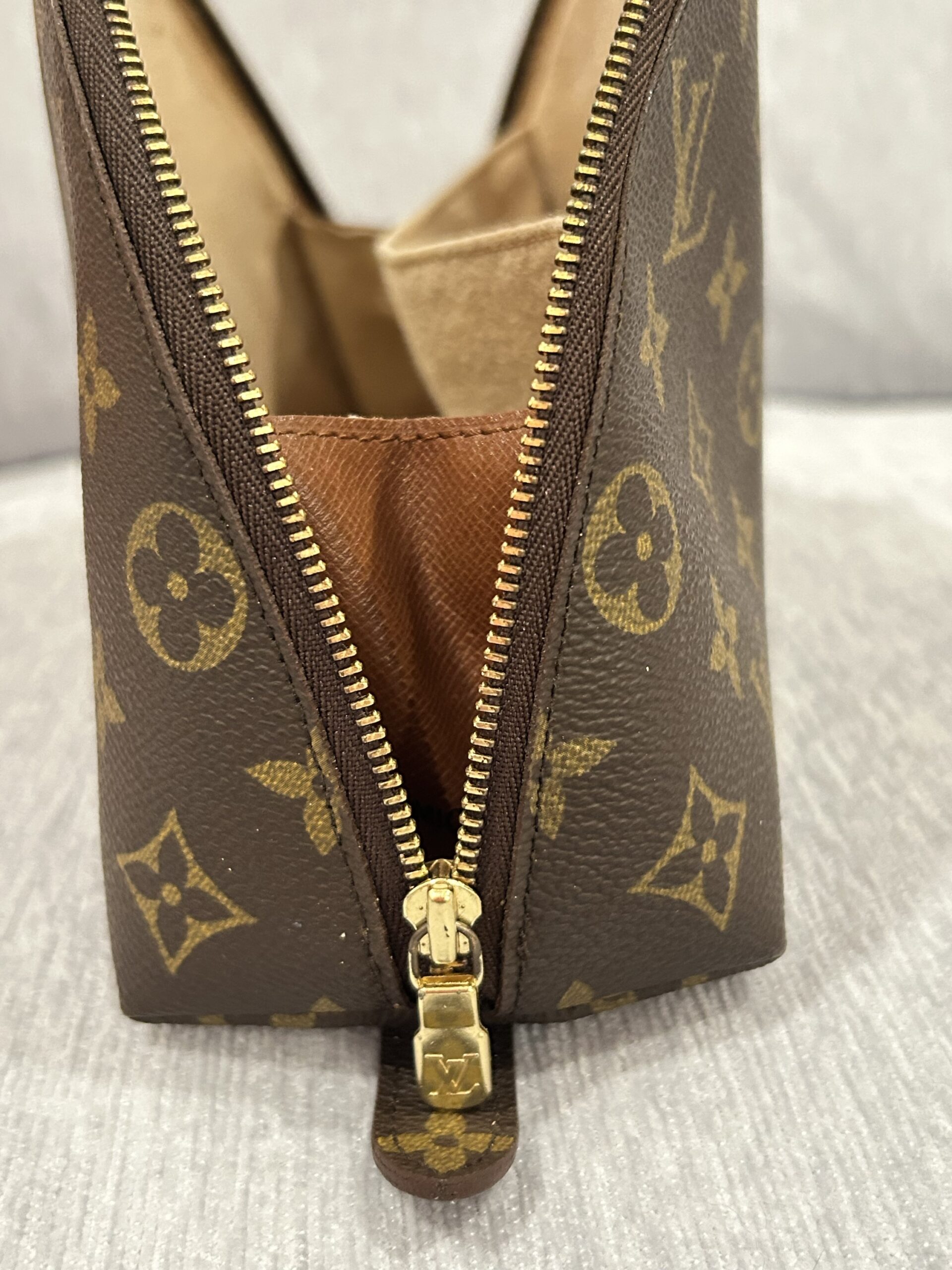 Louis Vuitton Demi Rhonde Monogram Year date 1995 - Image 6